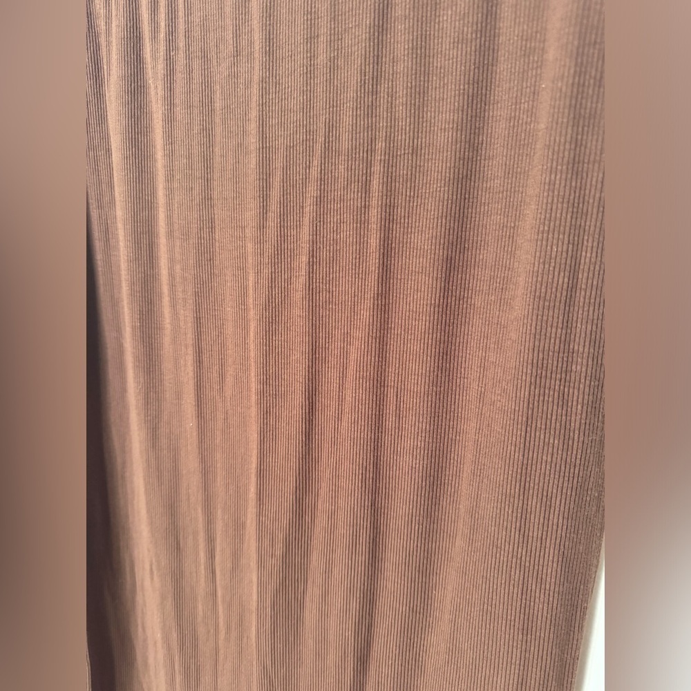 Sweet Romeo Brown Ribbed Midi Skirt - Picture 2 of 8